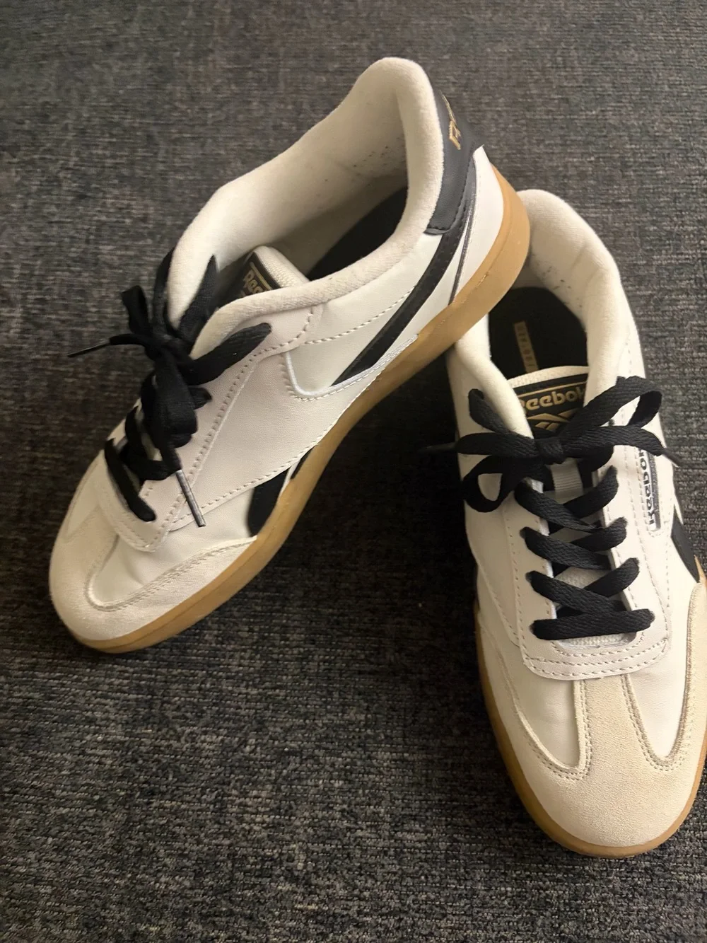Reebok men’s White & Black Classic Court Shoes